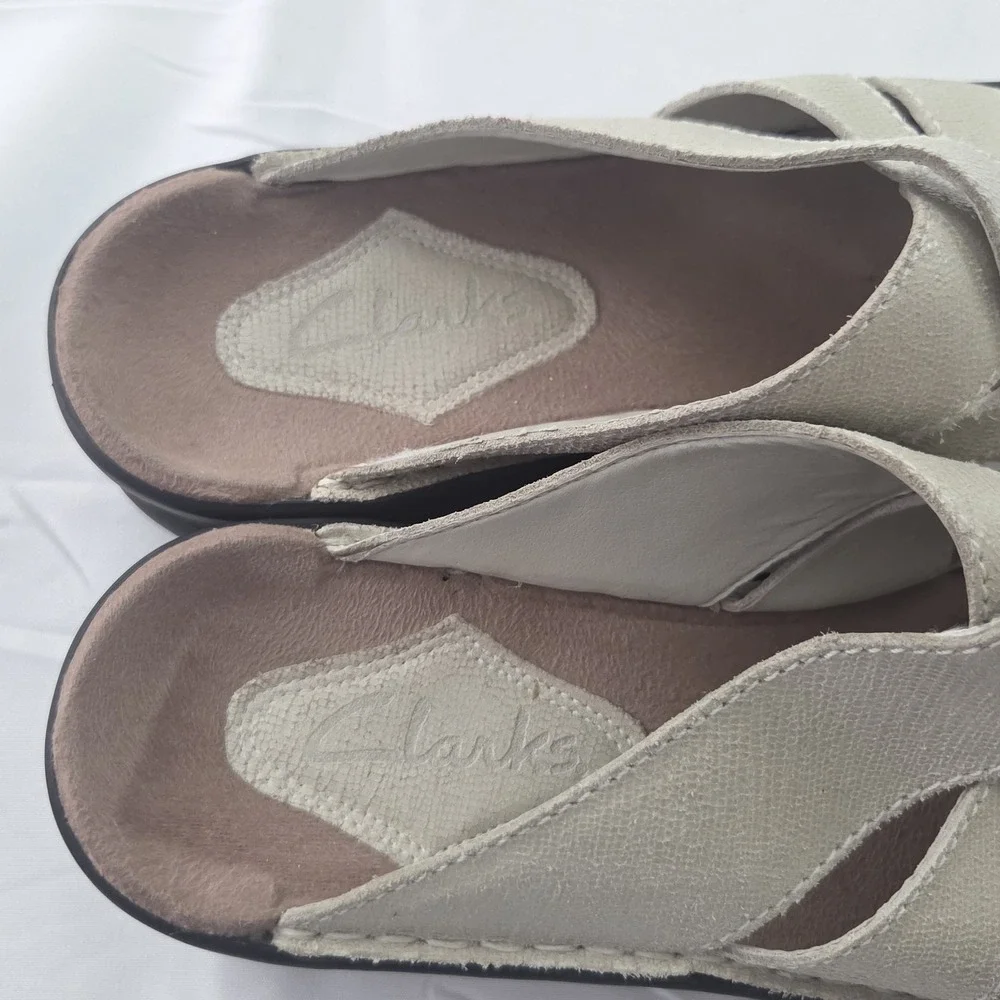 Clarks Sandals Womens 8 M Beige Leather Slide Comfort Coastal Grandmother